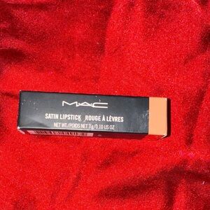 MAC Satin Lipstick Myth (814)